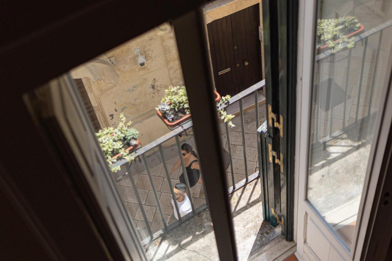 Palazzo Della Contessa - Suites & Breakfast Lecce Buitenkant foto