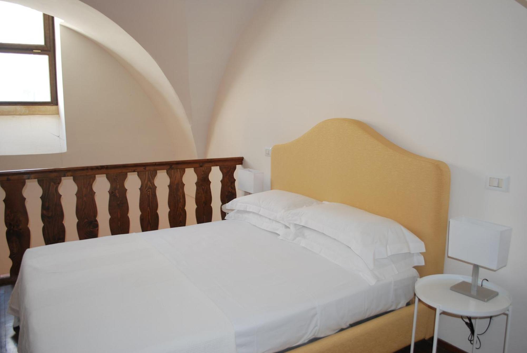 Palazzo Della Contessa - Suites & Breakfast Lecce Buitenkant foto