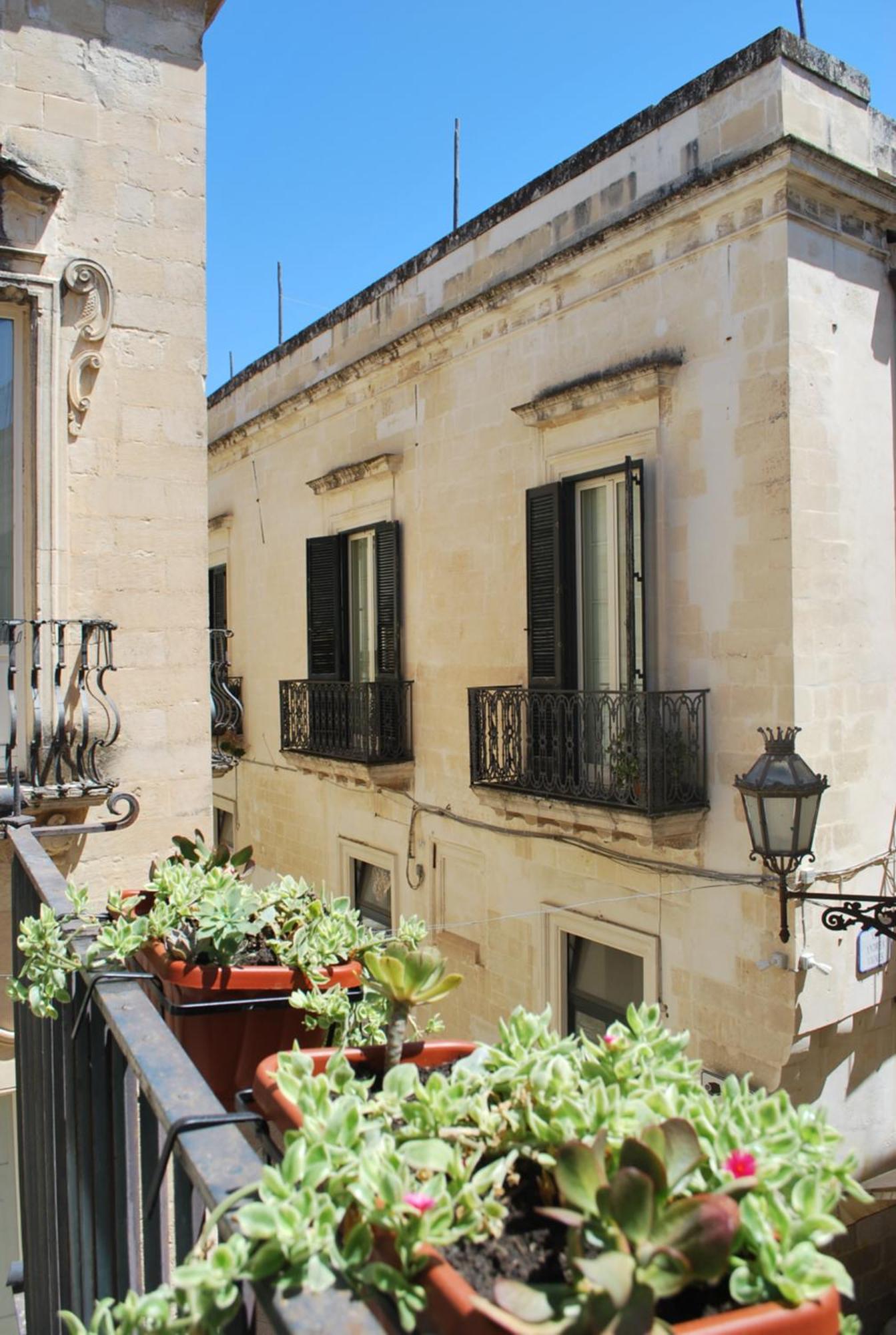 Palazzo Della Contessa - Suites & Breakfast Lecce Buitenkant foto